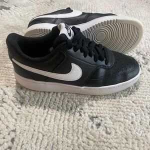 Nike Court Vision Low Top Women's Sz 8 Sneakers Black/White, Lace-Up, CD5434-001